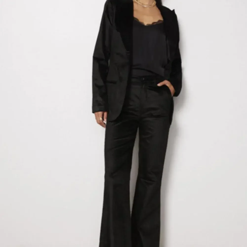 LEVEL 99 Percy Black Velvet Wide Leg Flare Trouser Pant - Size - 32 - NWT